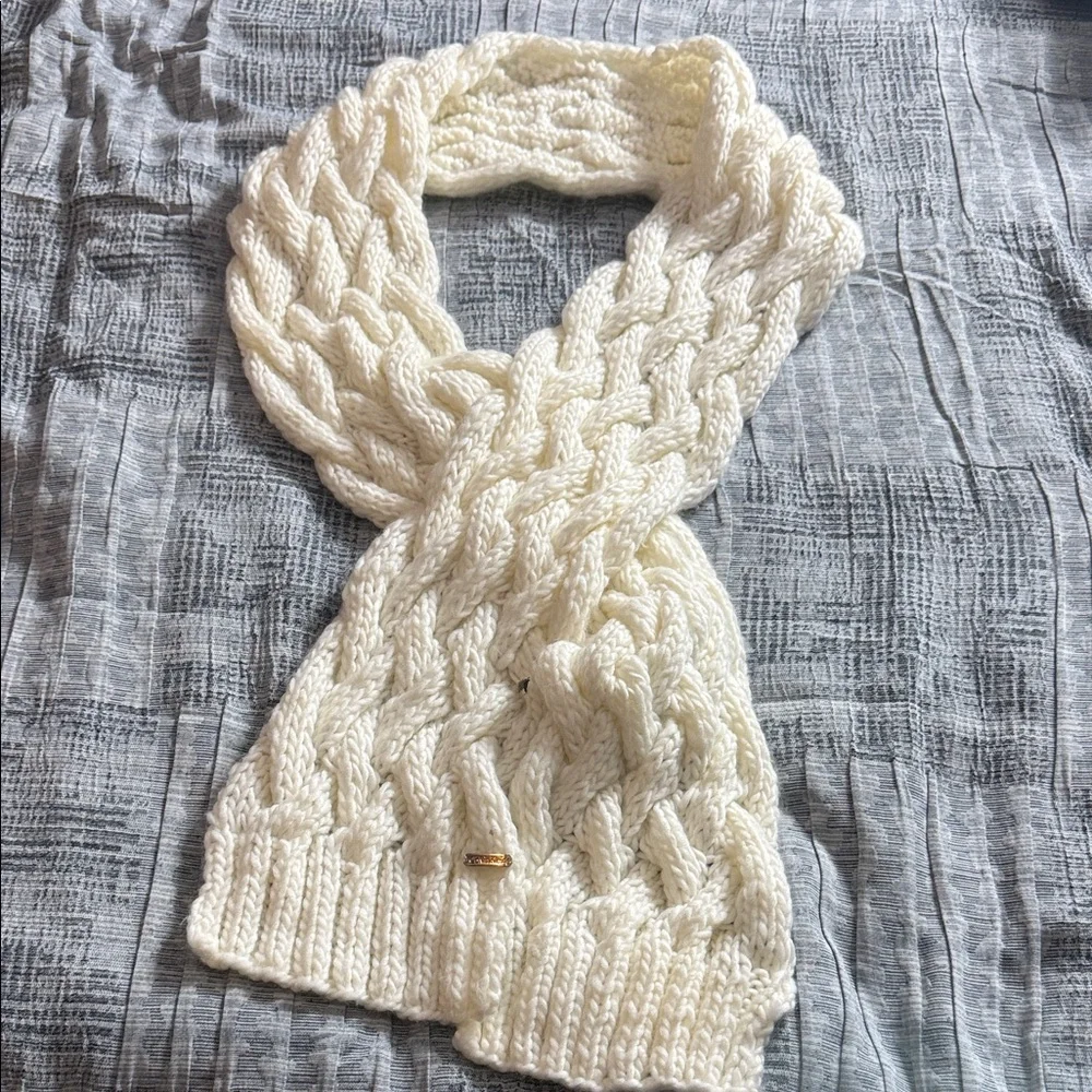 Calvin Klein Off White Chunky Knit Scarf 70” Long